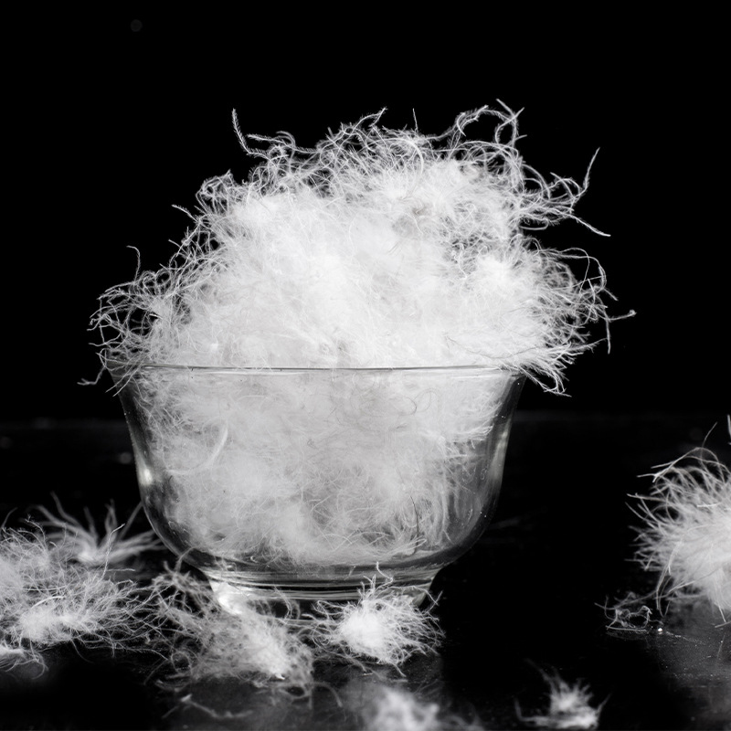 90% čistě bílé kachní peří