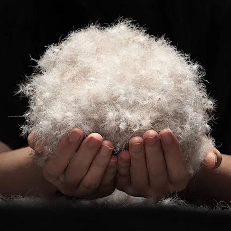 90% šedé kachní peří