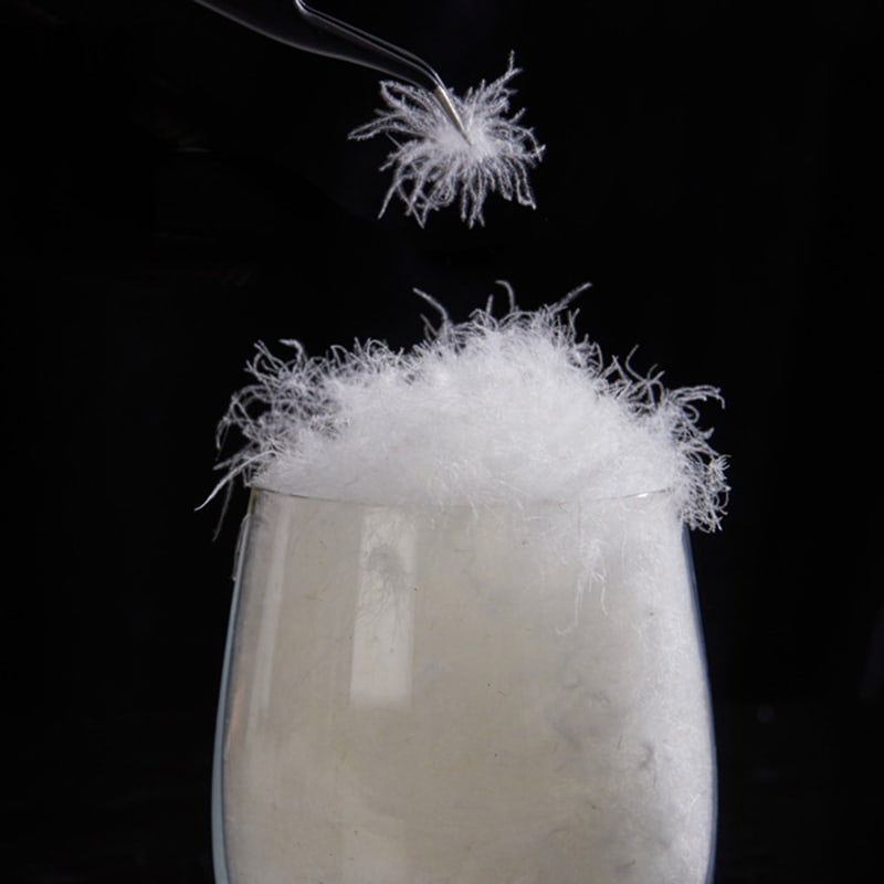 50% bílé husí peří